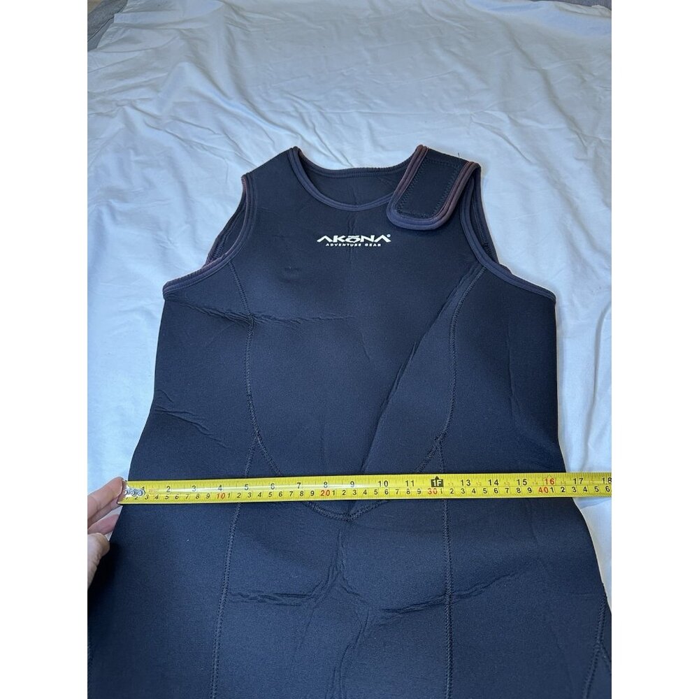 Akona Adventure Gear Women’s Short sleeve wetsuit size 15/16 XL - Picture 7 of 8